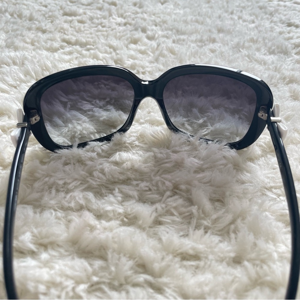 CHANEL ribbon sunglasses - Picture 5 of 12